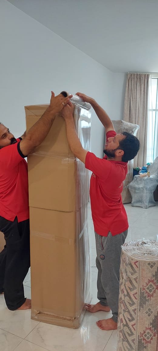 team members أوروبية نقل اثاث راس الخيمة